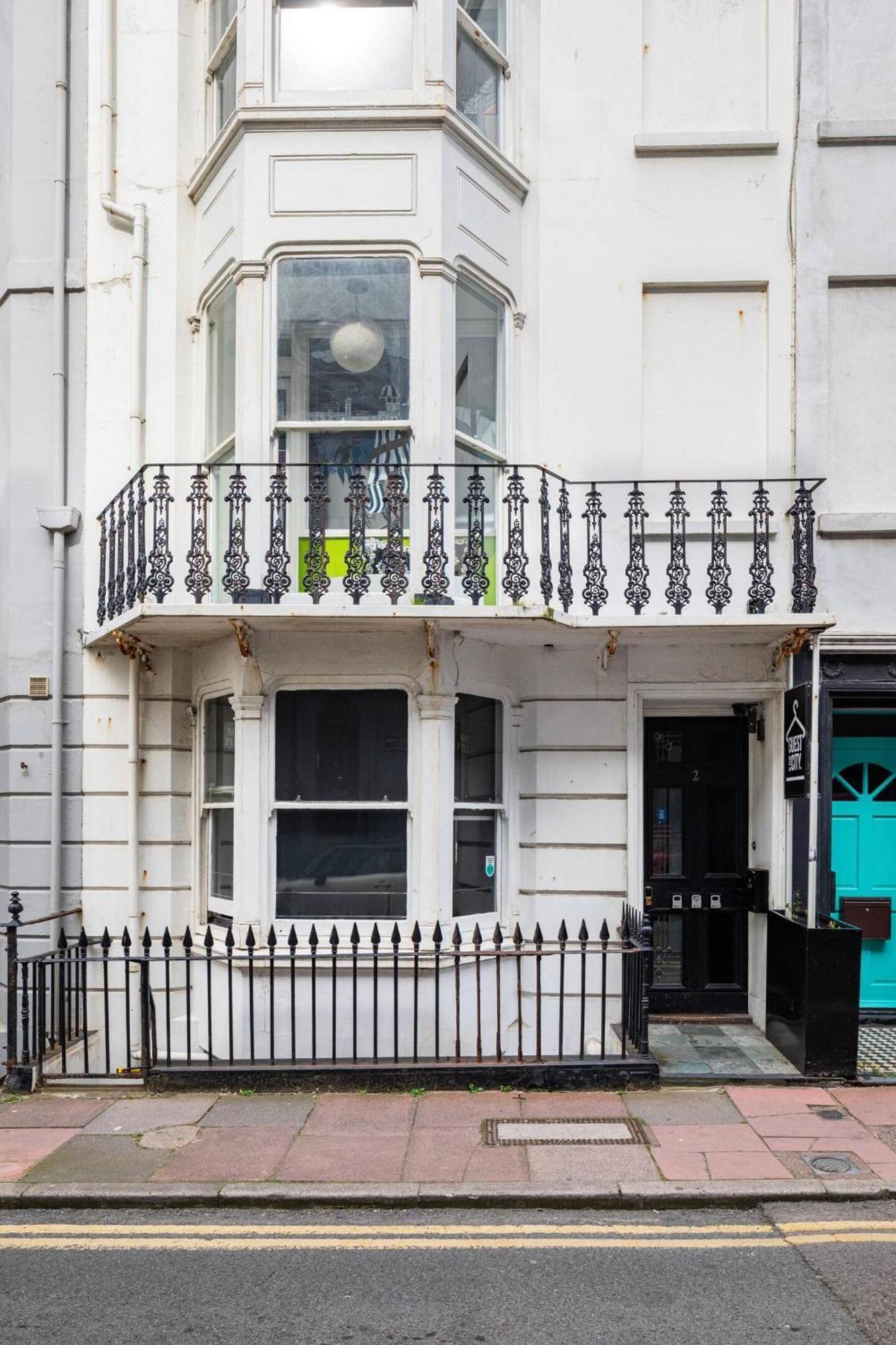 Guest And The City Brighton Bilik gambar